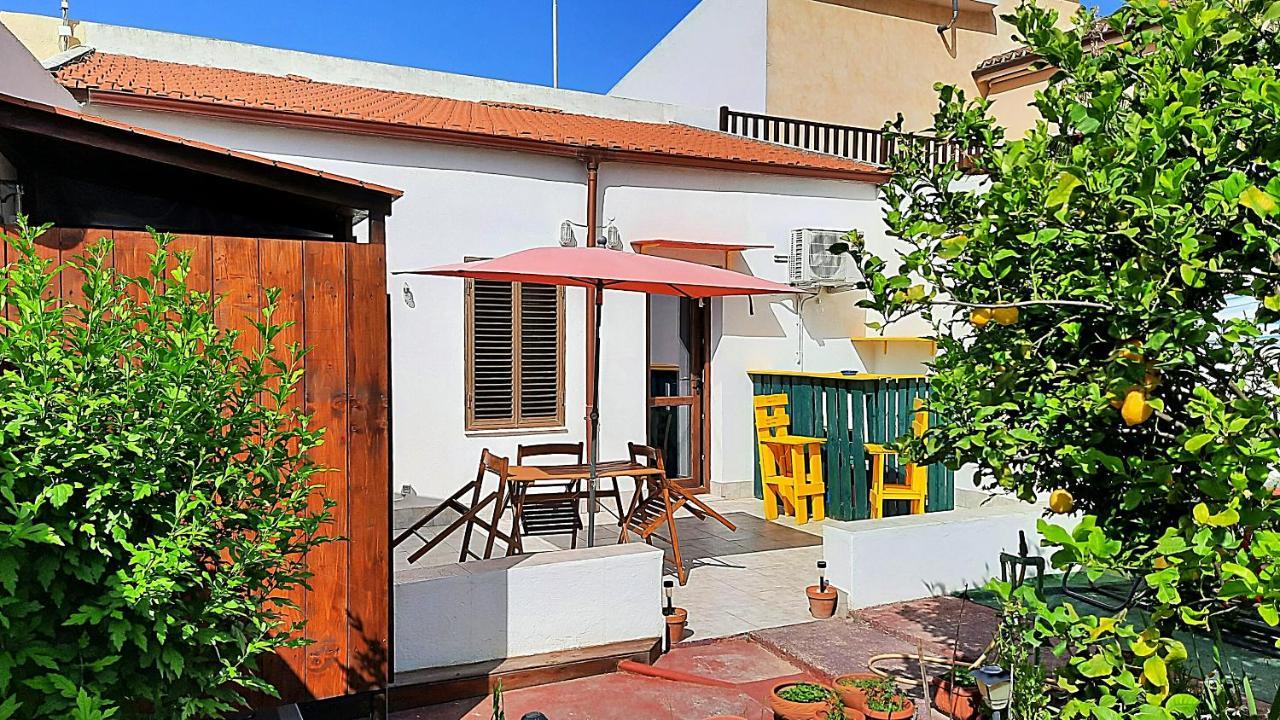 B&B Il Cortile Del Sole Olmedo Exteriér fotografie